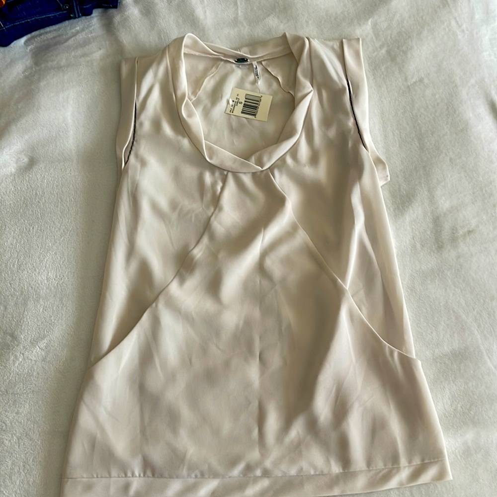 Guess A-line shirt